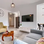 Semesterbostad Karlo By Interhome