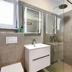 Semesterbostad Karlo By Interhome *