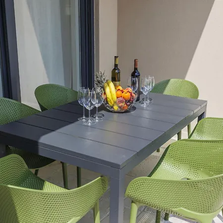 Karlo By Interhome *