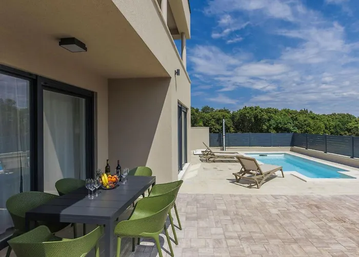 펜션 Karlo By Interhome 풀라