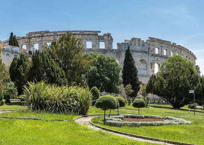 Karlo By Interhome 펜션 풀라