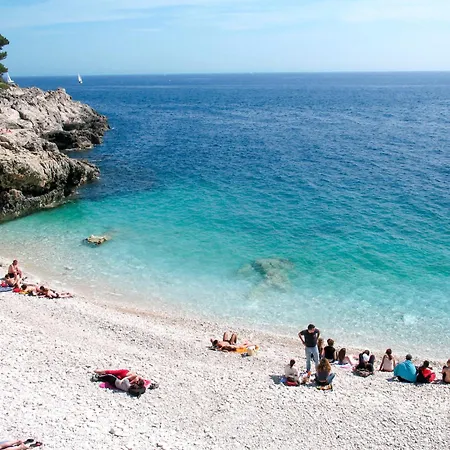 Semesterbostad Karlo By Interhome