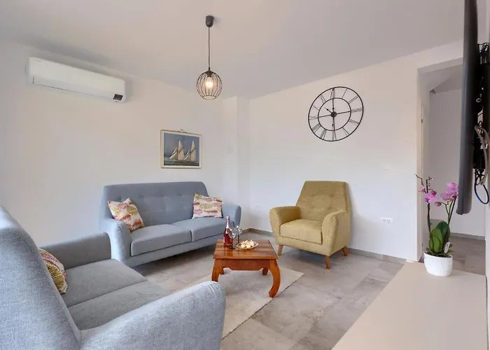 Karlo By Interhome Semesterbostad Pula