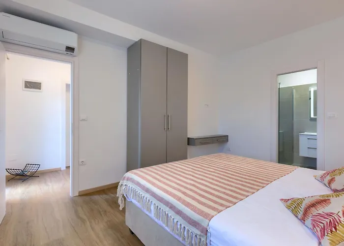 Karlo By Interhome Pula